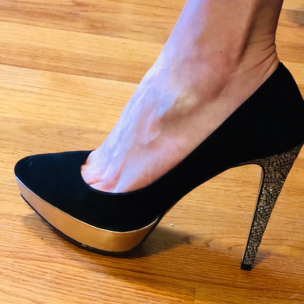 Vince Camuto suede glitter heel pumps